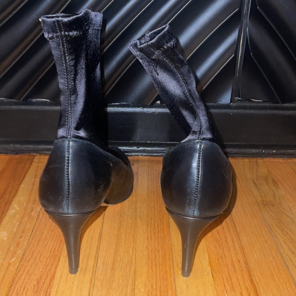 Boots - Picture 3 of 4